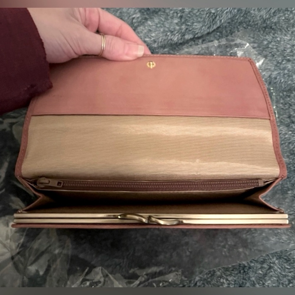 André Valentino Kisslock Wallet•Vintage•Suede Leather• - Picture 4 of 6